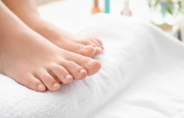Griffes d’orteils : comment éviter la déformation des orteils ? |Dr Polle | Normandie